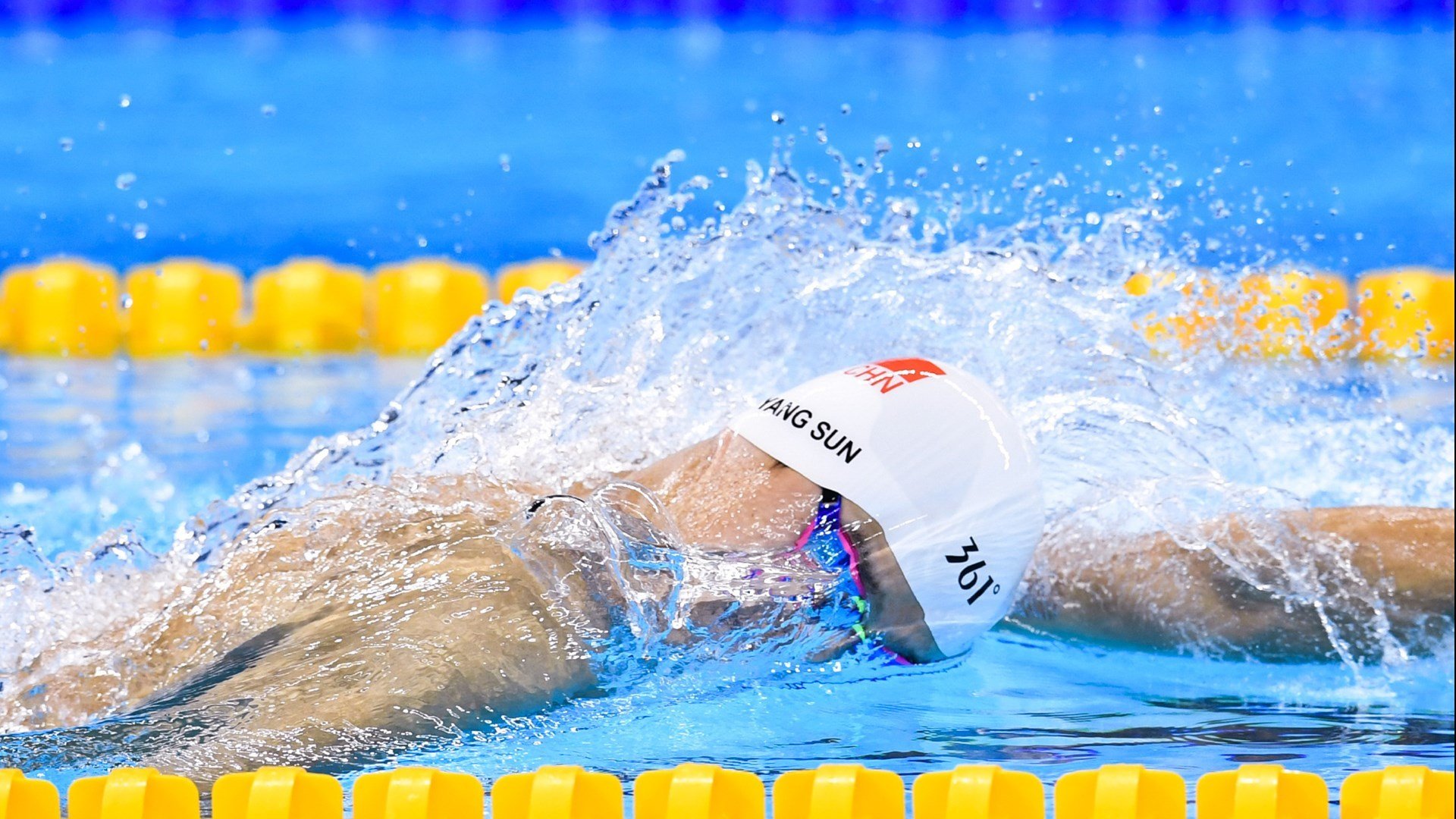 开云体育-赛道上的唯一,诺里斯统治全场,红牛二队完胜索伯车队