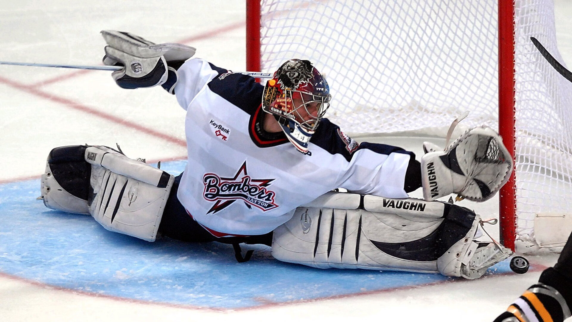 开云体育官方网站-冰封的绞肉机与逆风独舞的死神，当极致团队碾碎孤胆英雄